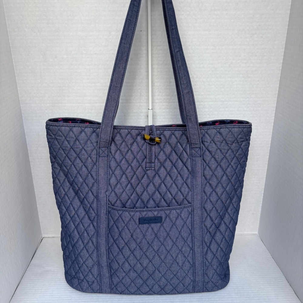 Vera Bradley Quilted Denim Blue Tote Bag‎ Floral Lining Toggle Closure 24758-L81